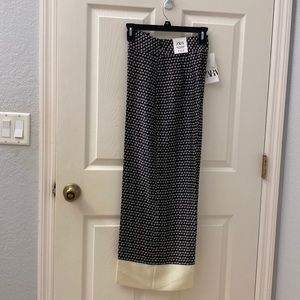 Women’s lightweight culottes. Super cute black and beige. 3/4 length